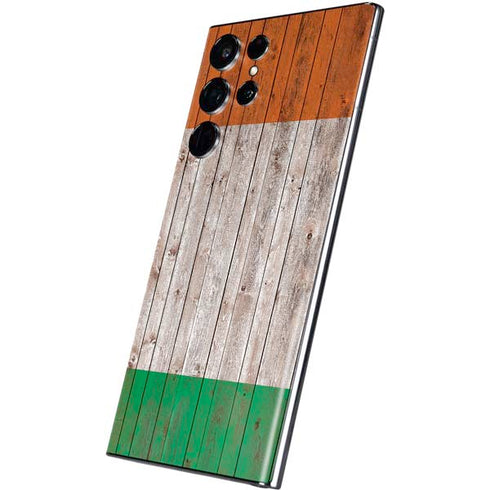 Ireland Flag Dark Wood Galaxy S22 Ultra Skin